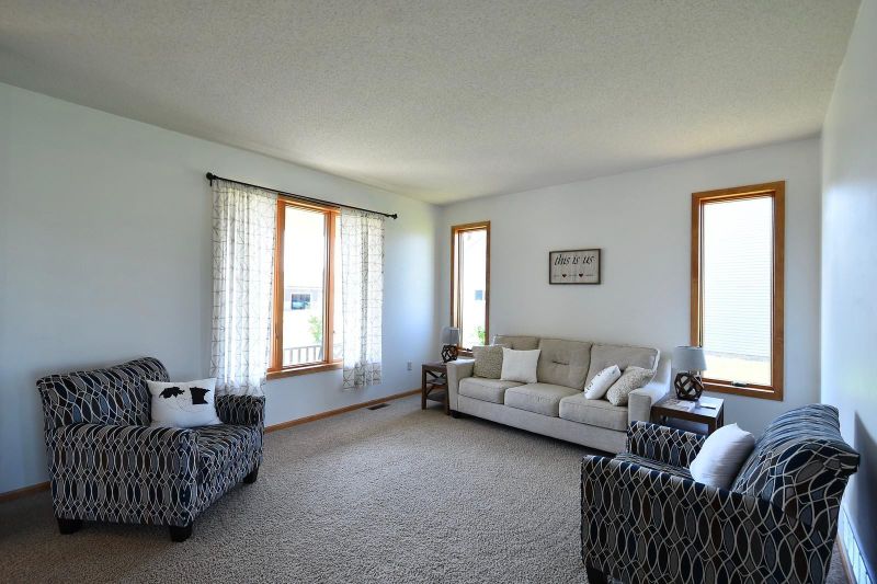 910 7th Ave, Wanamingo, MN 55983