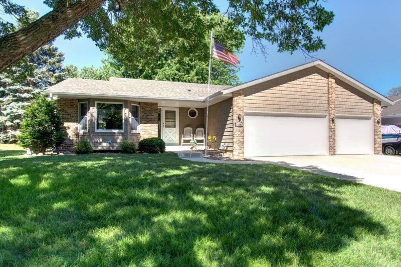 14581 Embassy Ave, Apple Valley, MN 55124