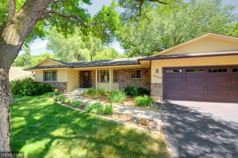 9825 Beard Ave S, Bloomington, MN 55431
