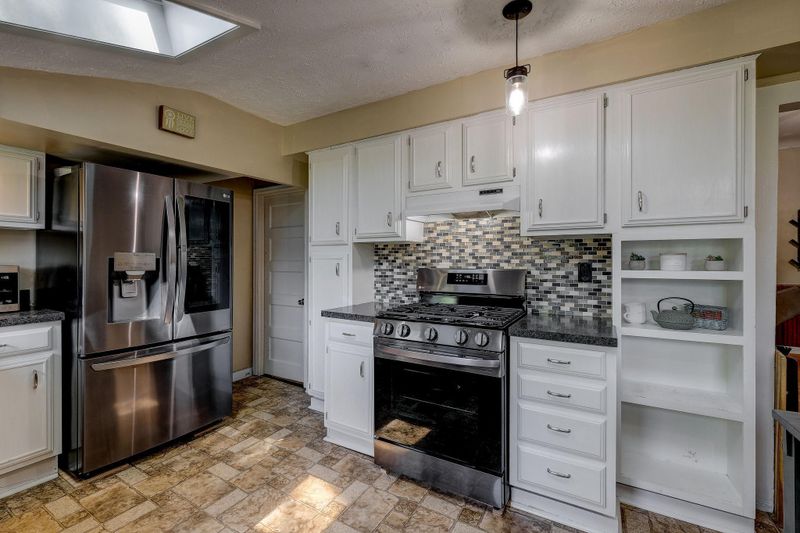 244 Annapolis St E, West Saint Paul, MN 55118