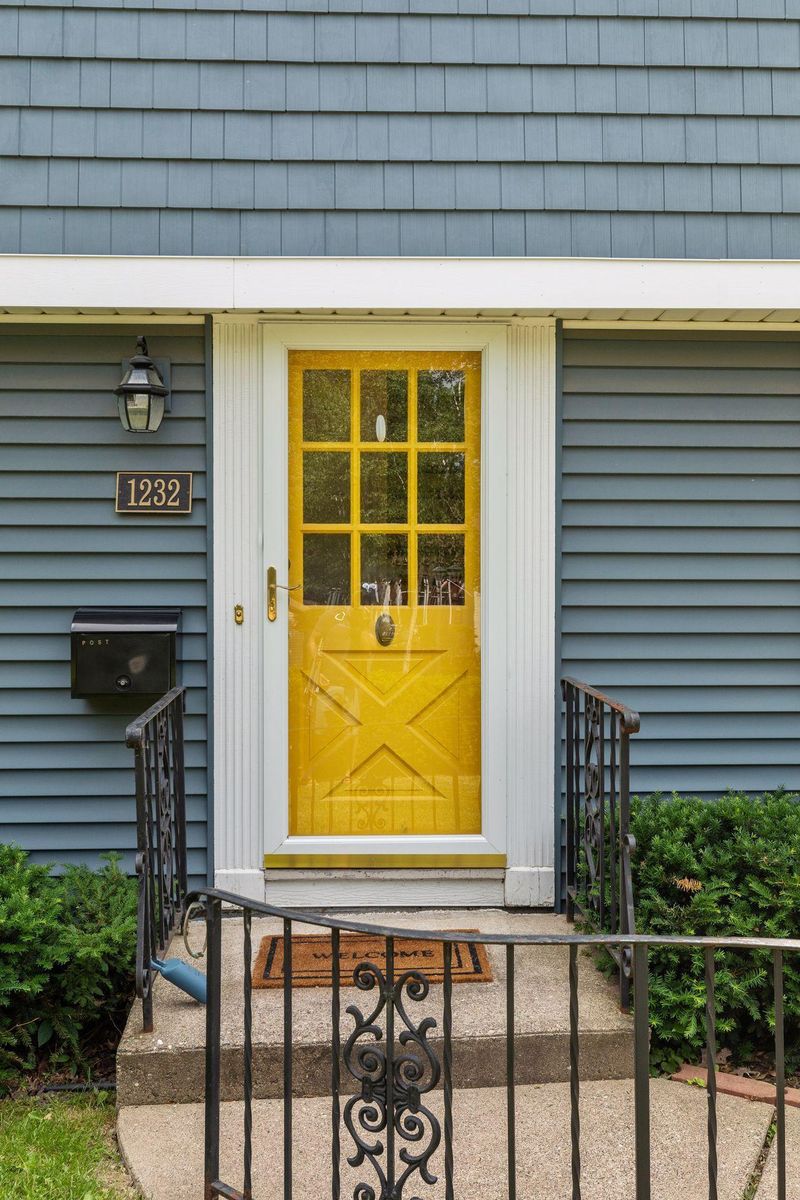 1232 Bayard Ave, Saint Paul, MN 55116