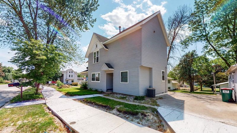 460 Richland Ave, Saint Charles, MN 55972