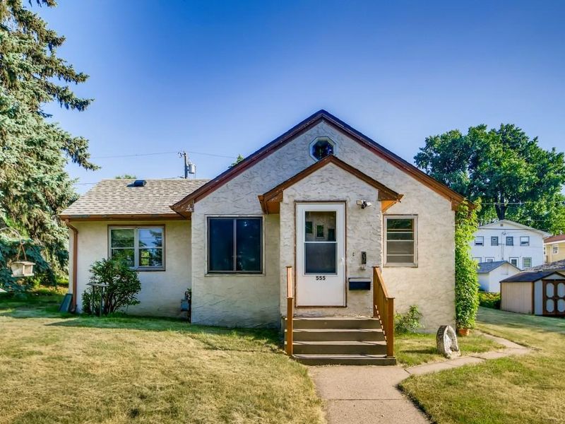 555 36 1/2 Ave NE, Minneapolis, MN 55418
