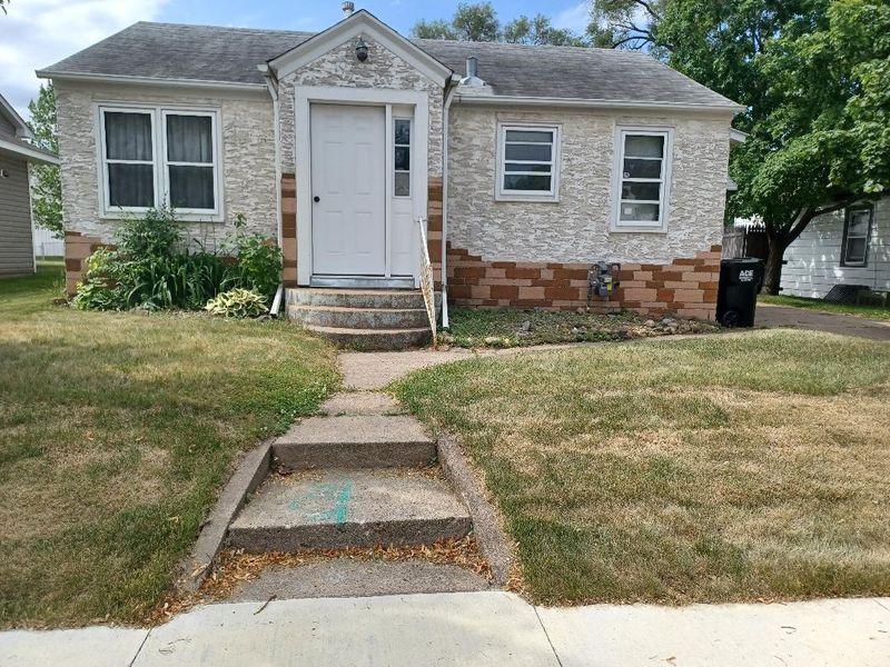 742 Bob Ehlen Dr, Anoka, MN 55303