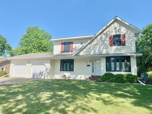 140 Baker Dr, Redwood Falls, MN 56283