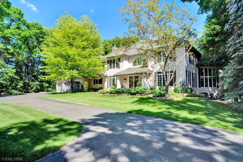 1550 Hunter Dr, Wayzata, MN 55391