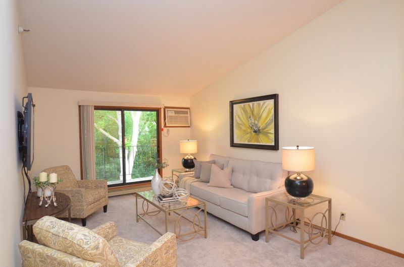 4151 Boone Ave N #204, New Hope, MN 55427