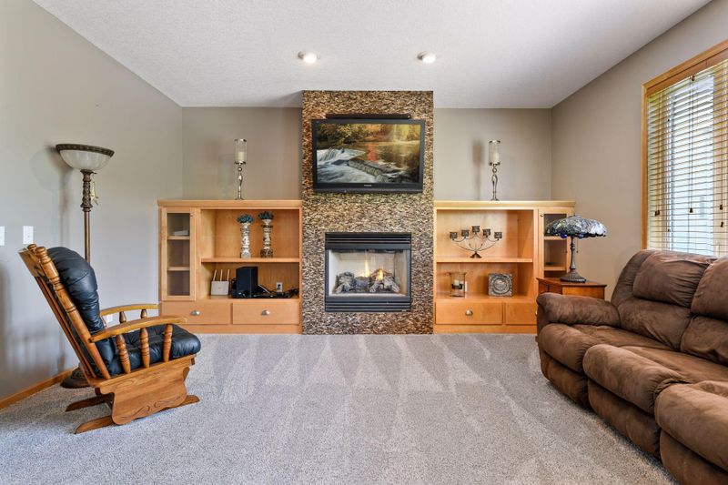 1909 Cattle Ct, Buffalo, MN 55313