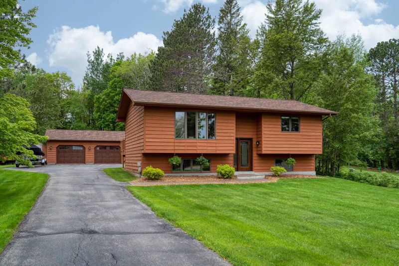 3727 Haines Rd, Duluth, MN 55811