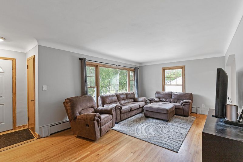 344 Hurley St W, West Saint Paul, MN 55118