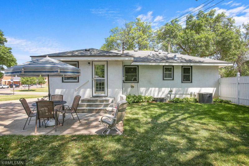 8139 47th Ave N, New Hope, MN 55428