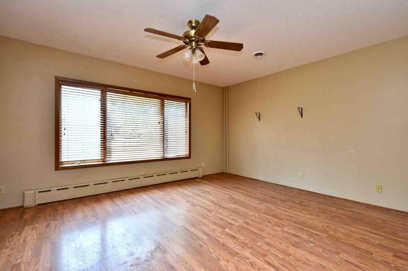 716 E 7th St, Winona, MN 55987