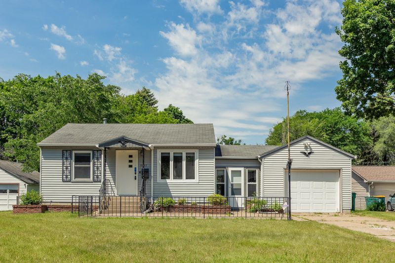 5937 Camden Ave N, Brooklyn Center, MN 55430