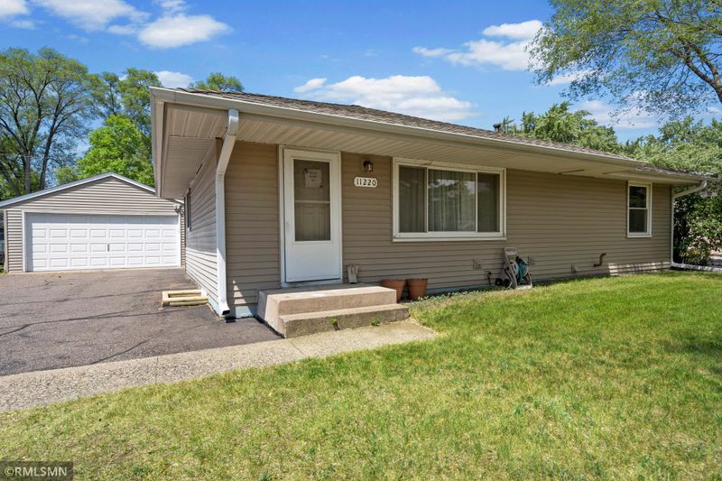 11220 Bittersweet St NW, Coon Rapids, MN 55433