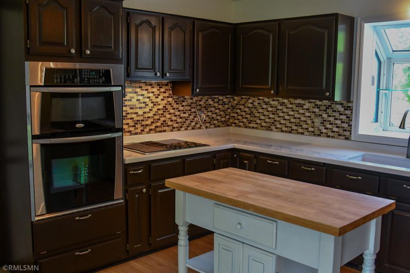 683 Liberty Heights Dr, Chaska, MN 55318