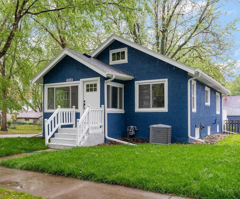 1958 Hyacinth Ave E, Saint Paul, MN 55119