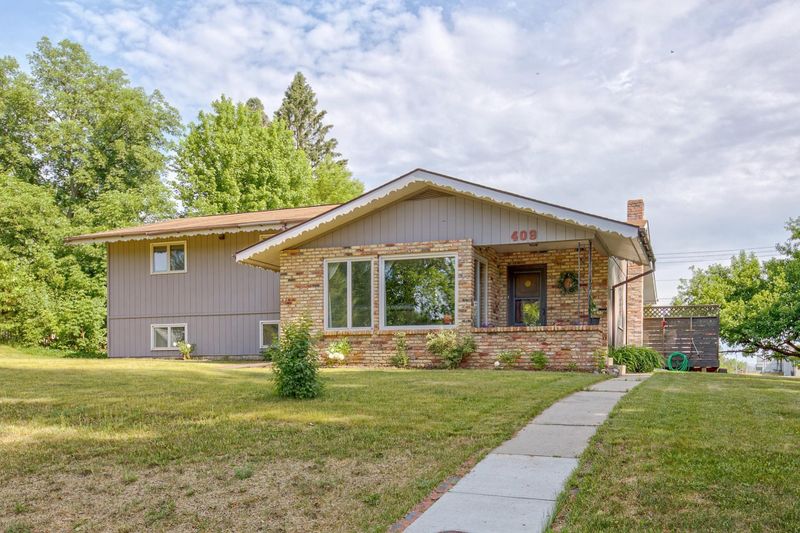409 NW 13th St, Grand Rapids, MN 55744