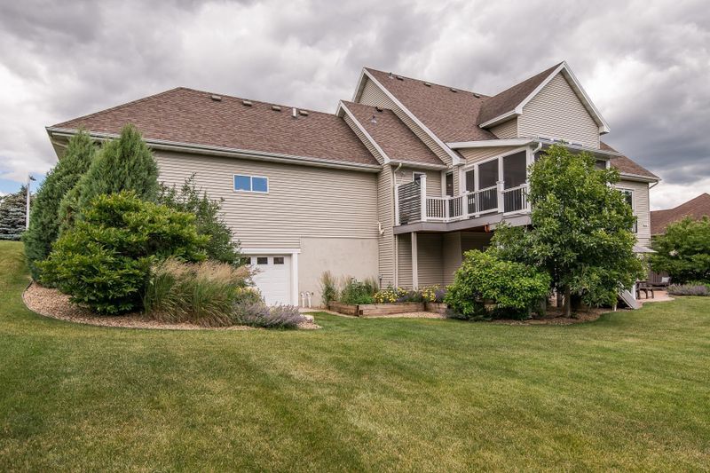 1820 Scenic Point Ln SW, Rochester, MN 55902
