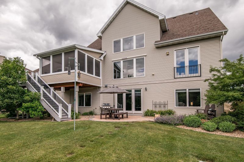 1820 Scenic Point Ln SW, Rochester, MN 55902