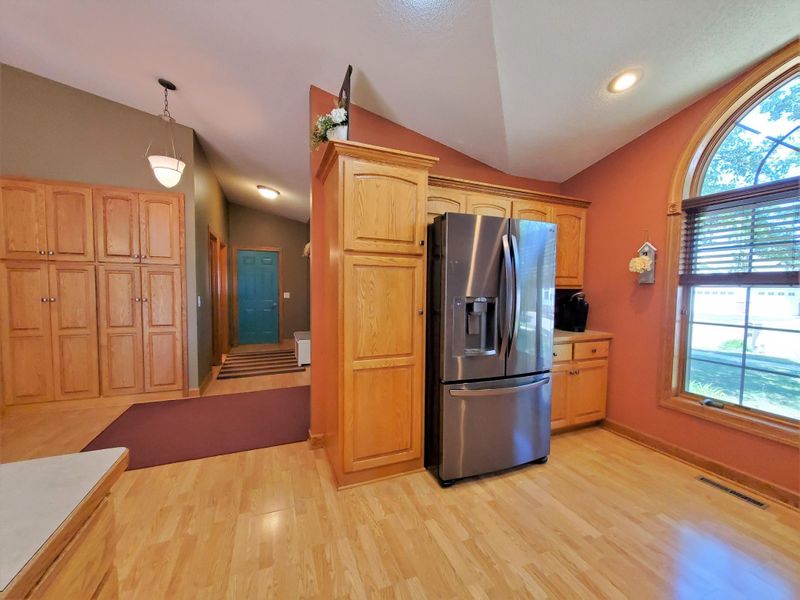 1906 Maple Ln, Saint Cloud, MN 56304