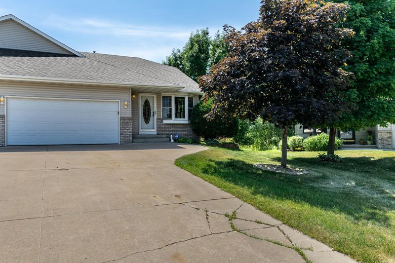 705 Danube Cir NE, New Prague, MN 56071