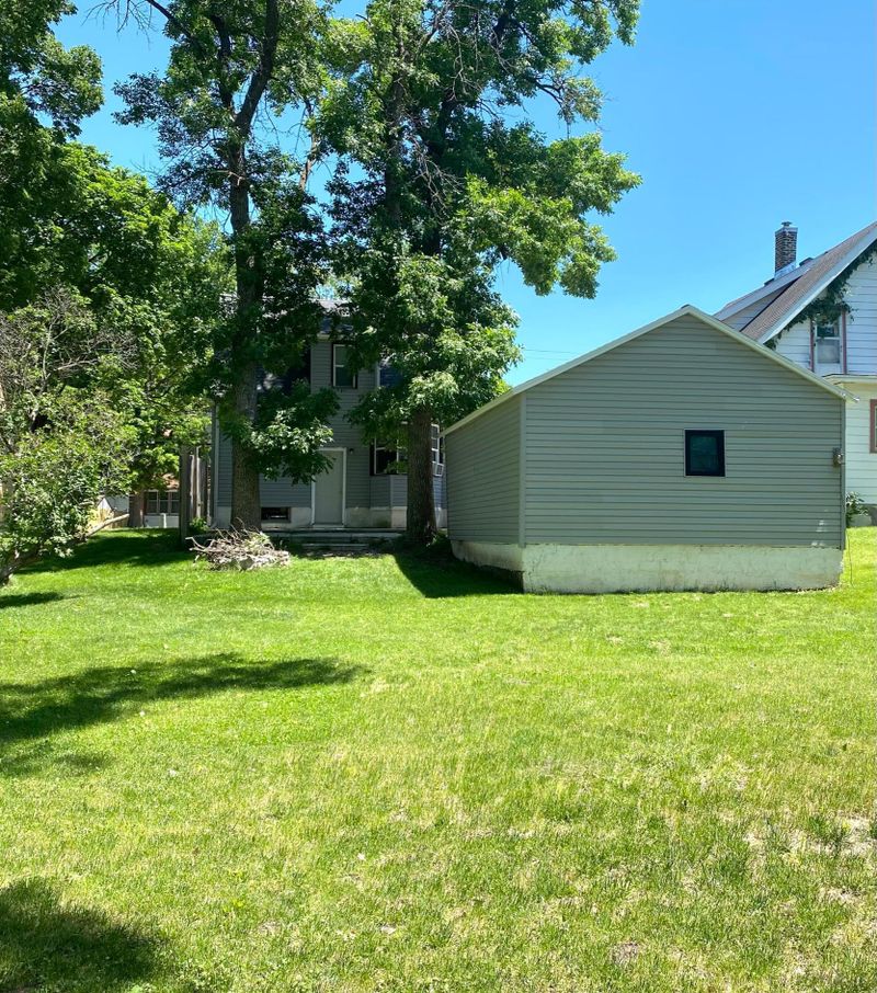 734 Lincoln Ave NW, Faribault, MN 55021