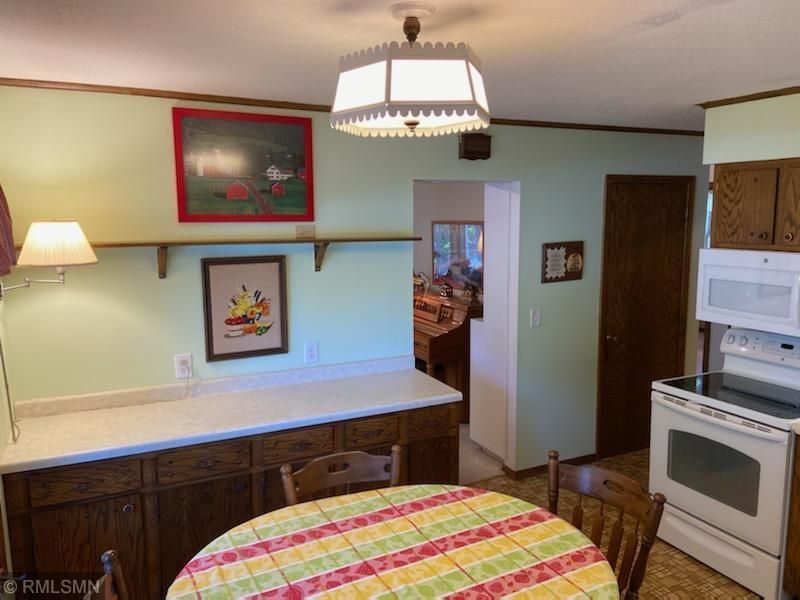 1008 Aspen Dr, Burnsville, MN 55337