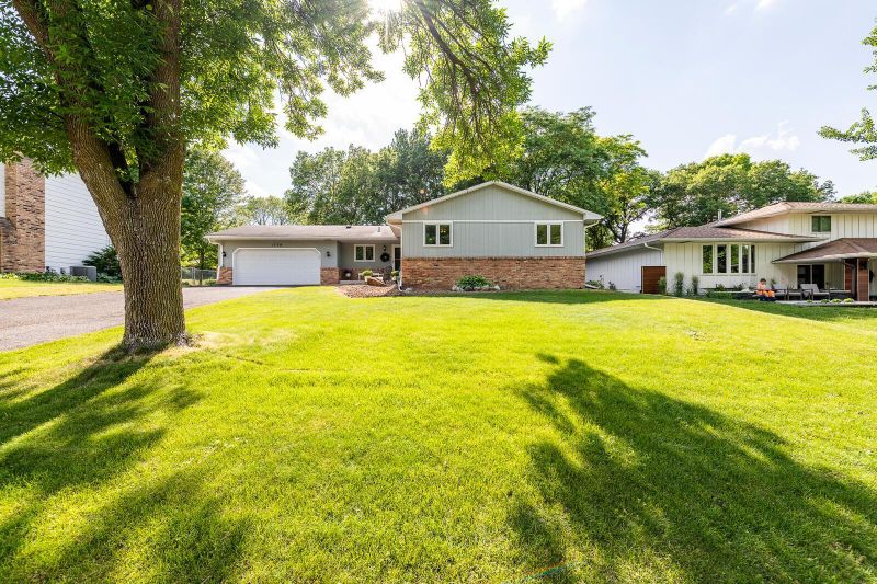 1738 18th Ave NW, New Brighton, MN 55112