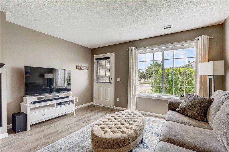 15953 Finch Ave, Apple Valley, MN 55124