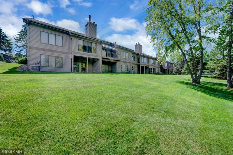 6294 Sequoia Cir, Eden Prairie, MN 55346