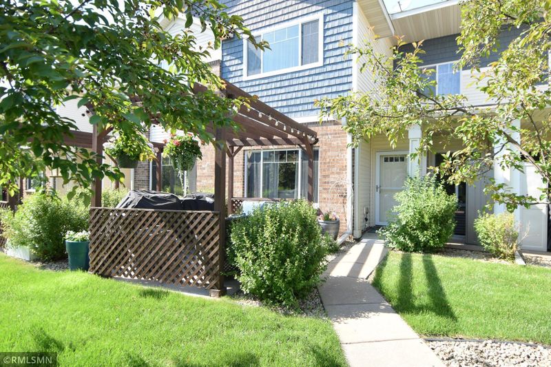194 Shetland Ln, Circle Pines, MN 55014
