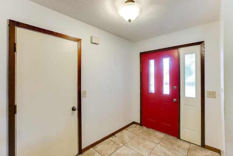 3421 Chandler Rd, Shoreview, MN 55126
