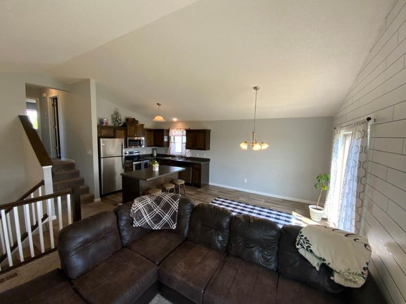 414 Bluebird St, Mora, MN 55051