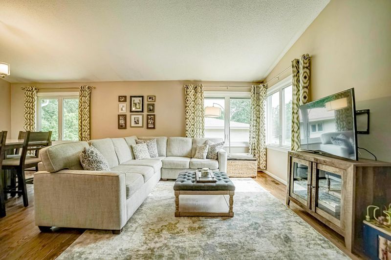 4240 Highland Dr, Shoreview, MN 55126