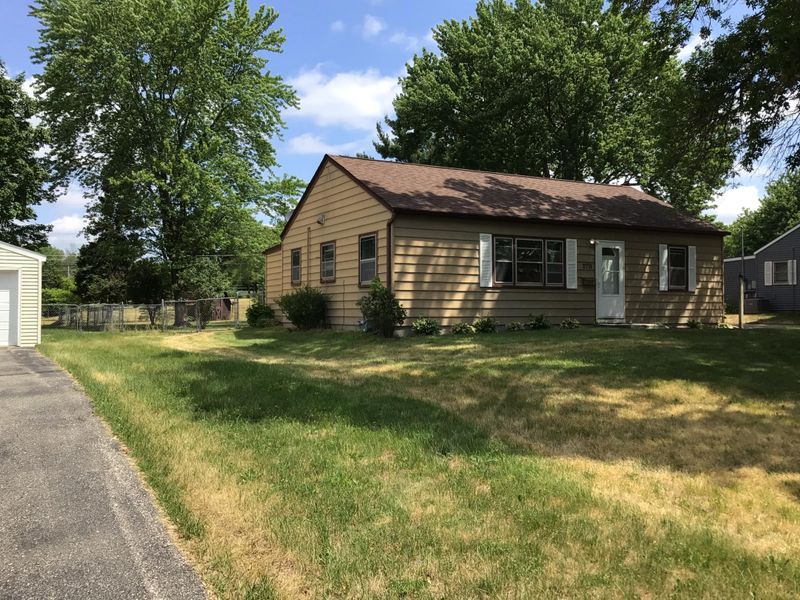 2711 Markay St SE, Rochester, MN 55904