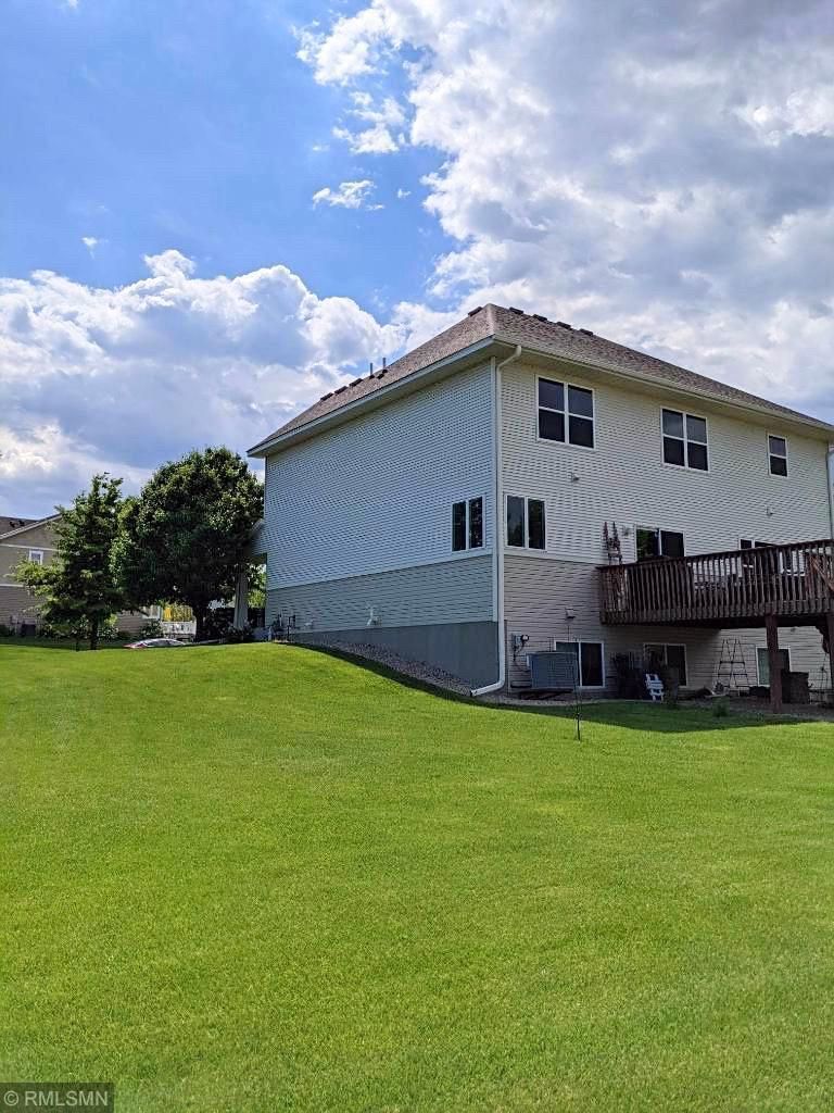 6350 Maple Dr, Victoria, MN 55387