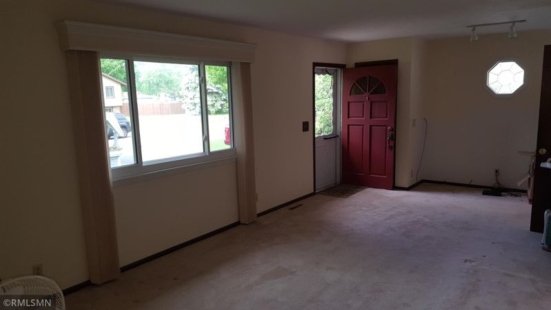4216 82nd Ave N, Brooklyn Park, MN 55443