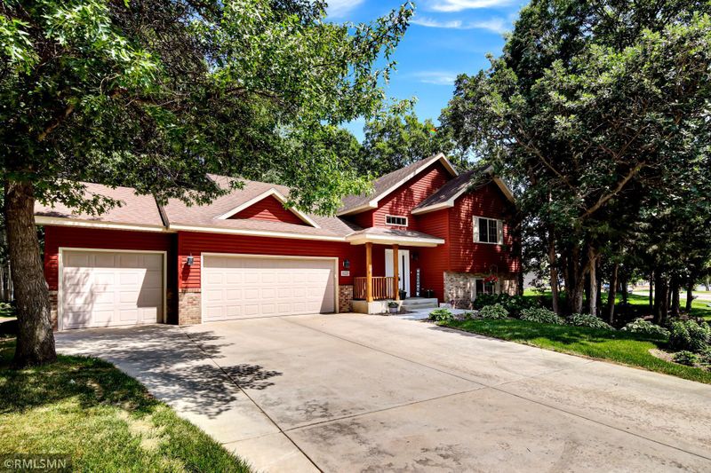 10221 18th Ave, Becker, MN 55308