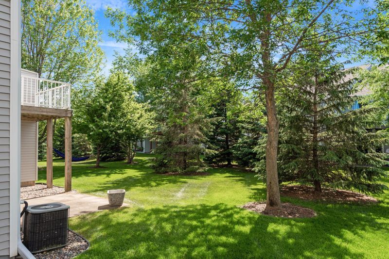 10641 Pond Curve, Woodbury, MN 55129