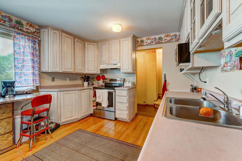 2332 Dorland Pl E, Maplewood, MN 55119