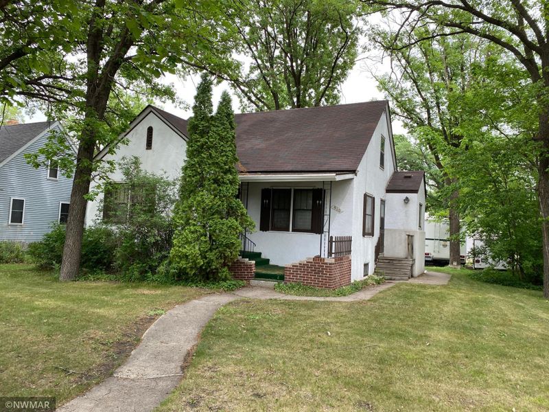 910 Main Ave N, Thief River Falls, MN 56701