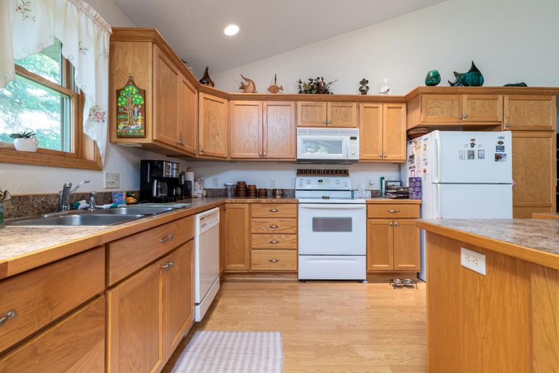 13006 Berrywood Dr, Baxter, MN 56425