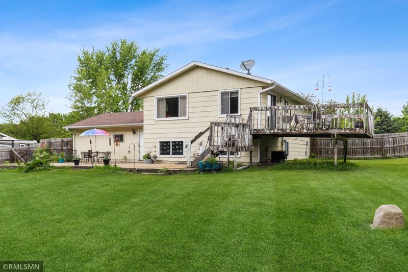 218 Valleyview St SW, New Prague, MN 56071
