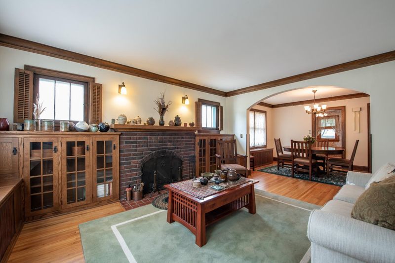 1422 Hewitt Ave, Saint Paul, MN 55104