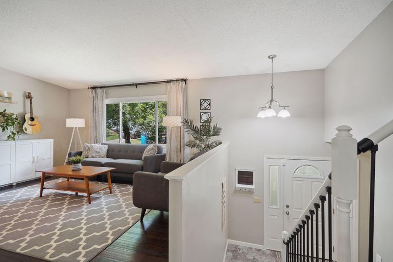 3201 E 125th St, Burnsville, MN 55337