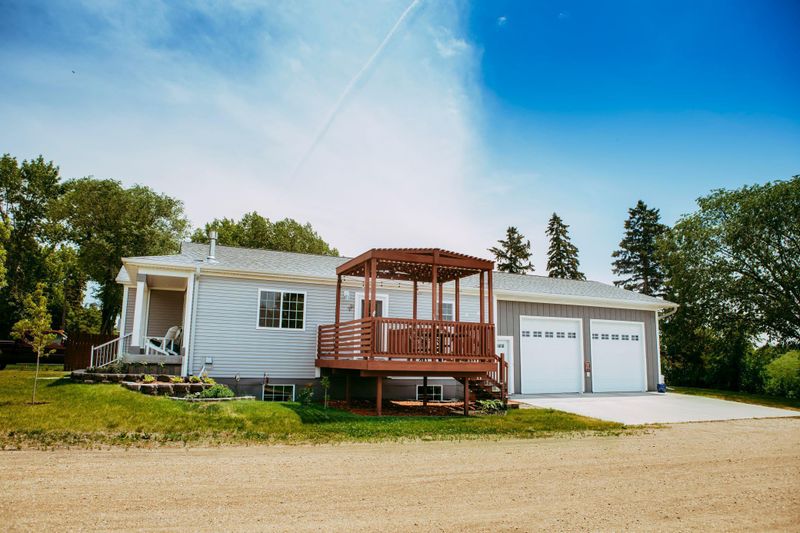 615 W 8th St, Morris, MN 56267