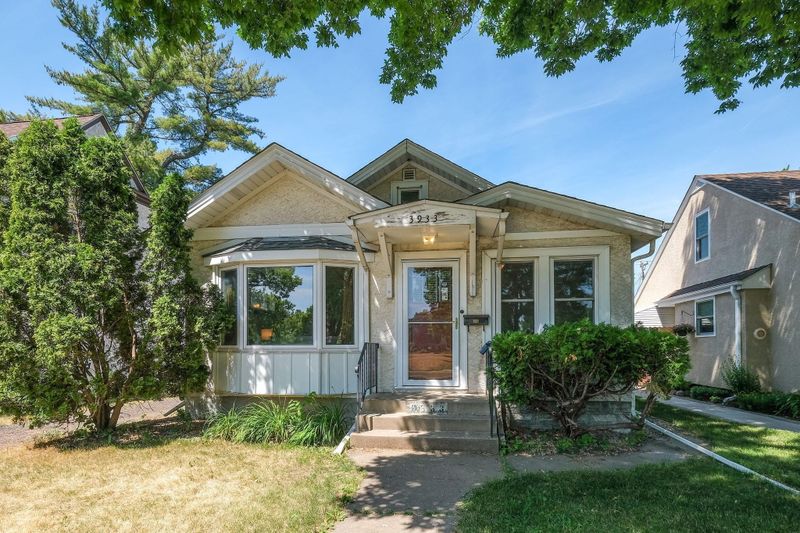 3933 York Ave N, Robbinsdale, MN 55422