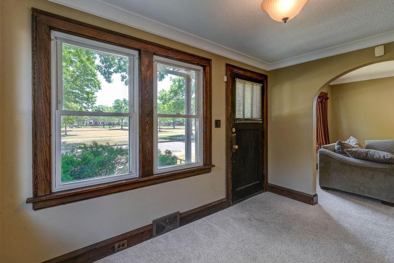 3933 York Ave N, Robbinsdale, MN 55422