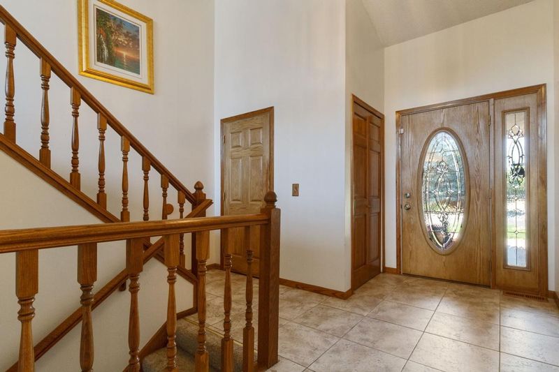 12060 Porter Dr, Champlin, MN 55316