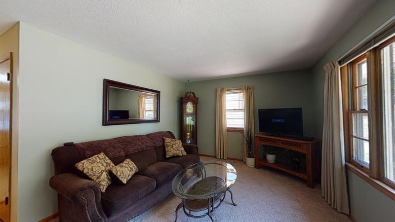 1823 17th St NW, Rochester, MN 55901